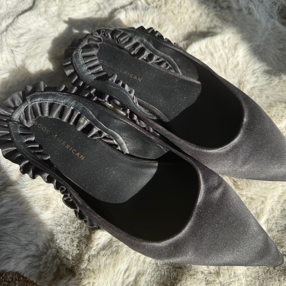 Good America Black Show Off Ruffle Slingback Pointy Flats
